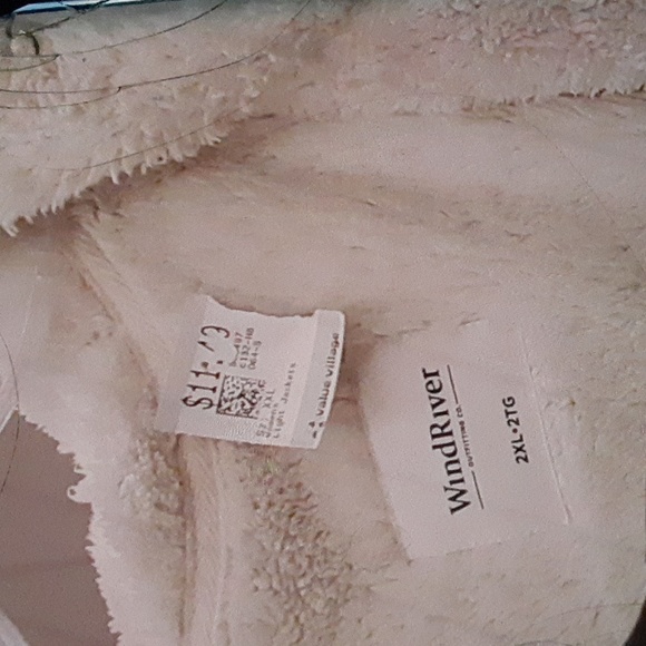 Clothes and shoes - Picture 5 of 6